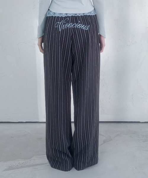 Vivacious(ビバシャス)の「エリスストライプレースパンツ_2カラー(その他パンツ・レディース・ブラック/ブラウン・SMALL/MEDIUM)」の4枚目の写真