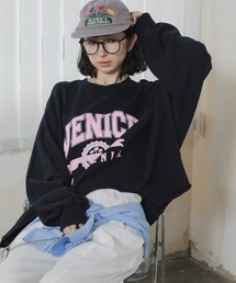 Chick | Raglan-Sleeve Fishtail Design Arch Logo Sweatshirt / ラグランスリーブ フィッシュテールデザイン アーチロゴスウェット 2026年 夏 夏服(スウェット)
