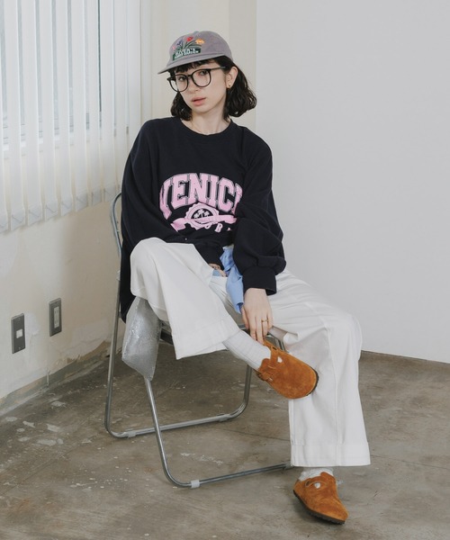 Chick(チック)の「Raglan-Sleeve Fishtail Design Arch Logo Sweatshirt / ラグランスリーブ フィッシュテールデザイン アーチロゴスウェット 2026年 夏 夏服(スウェット・レディース・ブラック/グレー/ブルー・FREE)」の18枚目の写真