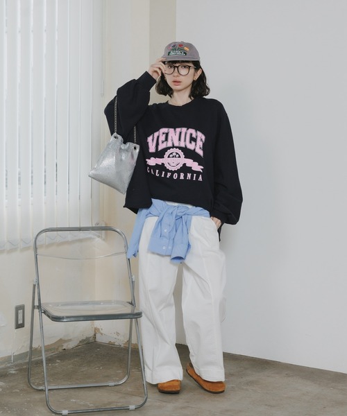 Chick(チック)の「Raglan-Sleeve Fishtail Design Arch Logo Sweatshirt / ラグランスリーブ フィッシュテールデザイン アーチロゴスウェット 2026年 夏 夏服(スウェット・レディース・ブラック/グレー/ブルー・FREE)」の20枚目の写真