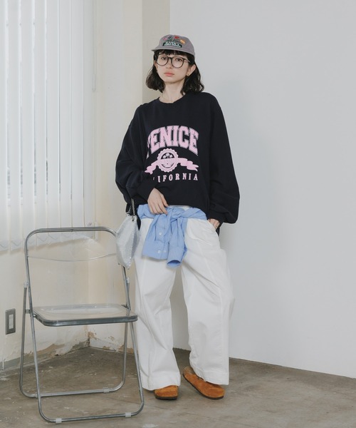 Chick(チック)の「Raglan-Sleeve Fishtail Design Arch Logo Sweatshirt / ラグランスリーブ フィッシュテールデザイン アーチロゴスウェット 2026年 夏 夏服(スウェット・レディース・ブラック/グレー/ブルー・FREE)」の21枚目の写真