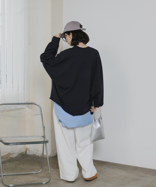 Chick(チック)の「Raglan-Sleeve Fishtail Design Arch Logo Sweatshirt / ラグランスリーブ フィッシュテールデザイン アーチロゴスウェット 2026年 夏 夏服(スウェット・レディース・ブラック/グレー/ブルー・FREE)」の22枚目の写真