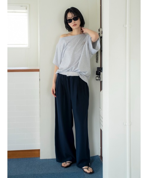 Ungrid（アングリッド）の「ワンショルロゴビッグTee（Tシャツ/カットソー・レディース・ネイビー/オフホワイト/ライトグレー・FREE）」の6枚目の写真