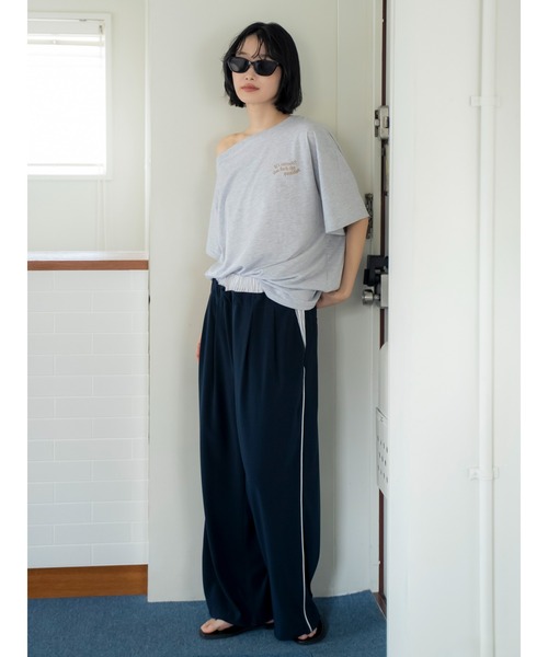 Ungrid（アングリッド）の「ワンショルロゴビッグTee（Tシャツ/カットソー・レディース・ネイビー/オフホワイト/ライトグレー・FREE）」の5枚目の写真