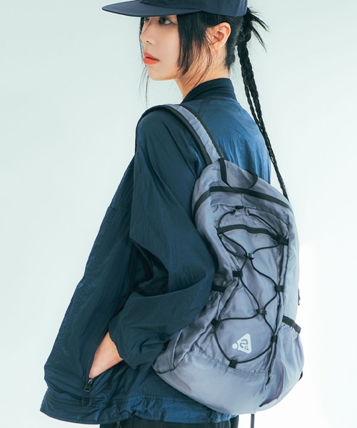 HEISAN(ハイサン)の「◇HEISAN◇ブランド直輸入正規品/折りたためる/パッカブル/大容量/超軽量 コンパクト ポケット バッグ V2 (M) ULTRA-LIGHT COMPACT POCKET BAG V2 (M)(バックパック/リュック・レディース・ブラック/ライトブルー/グレー/レモンイエロー/ブルー系その他・M)」の3枚目の写真