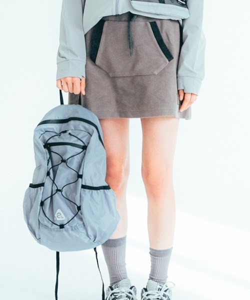 HEISAN(ハイサン)の「◇HEISAN◇ブランド直輸入正規品/折りたためる/パッカブル/大容量/超軽量 コンパクト ポケット バッグ V2 (M) ULTRA-LIGHT COMPACT POCKET BAG V2 (M)(バックパック/リュック・レディース・ブラック/ライトブルー/グレー/レモンイエロー/ブルー系その他・M)」の4枚目の写真