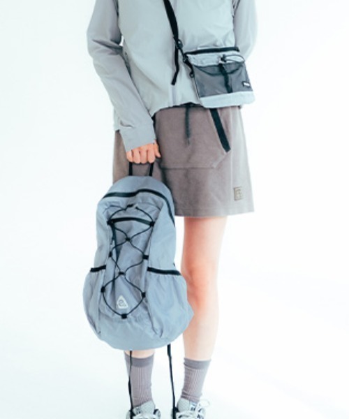 HEISAN(ハイサン)の「◇HEISAN◇ブランド直輸入正規品/折りたためる/パッカブル/大容量/超軽量 コンパクト ポケット バッグ V2 (M) ULTRA-LIGHT COMPACT POCKET BAG V2 (M)(バックパック/リュック・レディース・ブラック/ライトブルー/グレー/レモンイエロー/ブルー系その他・M)」の12枚目の写真