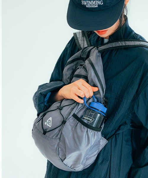 HEISAN(ハイサン)の「◇HEISAN◇ブランド直輸入正規品/折りたためる/パッカブル/大容量/超軽量 コンパクト ポケット バッグ V2 (M) ULTRA-LIGHT COMPACT POCKET BAG V2 (M)(バックパック/リュック・レディース・ブラック/ライトブルー/グレー/レモンイエロー/ブルー系その他・M)」の11枚目の写真
