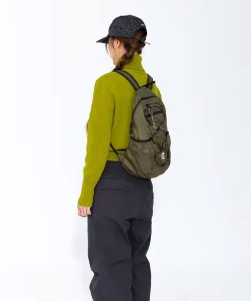 HEISAN(ハイサン)の「◇HEISAN◇ブランド直輸入正規品/折りたためる/パッカブル/大容量/超軽量 コンパクト ポケット バッグ V2 (M) ULTRA-LIGHT COMPACT POCKET BAG V2 (M)(バックパック/リュック・レディース・ブラック/ライトブルー/グレー/レモンイエロー/ブルー系その他/ブラウン/カーキ・M)」の8枚目の写真