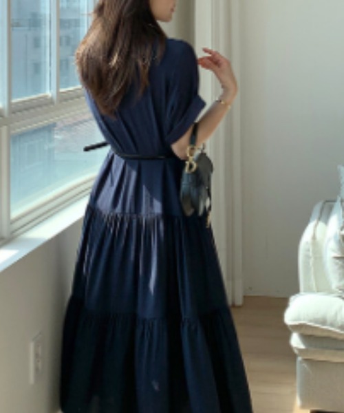 AMAJI（アマジ）の「【美シルエット】ノースリーブ デニムロングワンピース / ウエストマーク / 体型カバー / きれいめ / オフィスカジュアル / 夏ワンピース（ワンピース・レディース・ネイビー・FREE）」の3枚目の写真