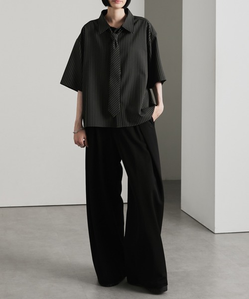 cussil(クシル)の「【cussil/クシル】〈接触冷感・イージーケア〉ネクタイセットリラックスストライプレギュラーカラー半袖シャツ(シャツ/ブラウス・メンズ・アイボリー/ブラック・L/M/S)」の3枚目の写真