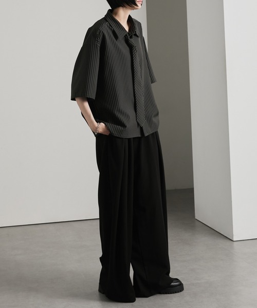 cussil(クシル)の「【cussil/クシル】〈接触冷感・イージーケア〉ネクタイセットリラックスストライプレギュラーカラー半袖シャツ(シャツ/ブラウス・メンズ・アイボリー/ブラック・L/M/S)」の5枚目の写真
