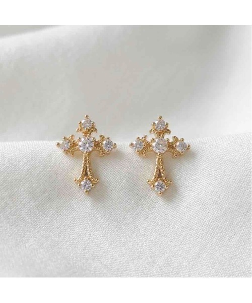 tone(トーン)の「【88eighty-eight】キラキラビジュー十字架ミニピアス【import】(MA)(ピアス(両耳用)・レディース・シルバー/ゴールド・FREE)」の1枚目の写真