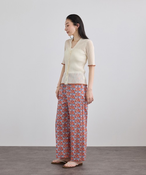 SALON adam et rope'(サロン アダム エ ロペ)の「シアーワイドリブVネックカーディガン(カーディガン/ボレロ・レディース・ブラウン/ブラック/オフホワイト・FREE)」の6枚目の写真
