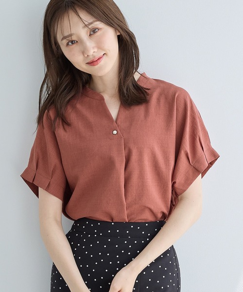 Honeys(ハニーズ)の「【ハニさら・接触冷感】スキッパーブラウス(シャツ/ブラウス・レディース・ネイビー/オレンジ系その他/キャメル/ライトベージュ・L/LL/M/S)」の4枚目の写真