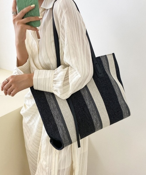 Ritzy(リッツィー)の「大容量 ストライプ キャンバス トートバッグ(トートバッグ・レディース・ブラック/ベージュ/グレー・FREE)」の2枚目の写真