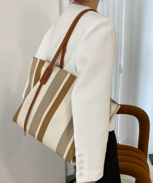 Ritzy(リッツィー)の「大容量 ストライプ キャンバス トートバッグ(トートバッグ・レディース・ブラック/ベージュ/グレー・FREE)」の4枚目の写真