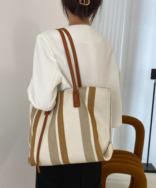 Ritzy(リッツィー)の「大容量 ストライプ キャンバス トートバッグ(トートバッグ・レディース・ブラック/ベージュ/グレー・FREE)」の6枚目の写真