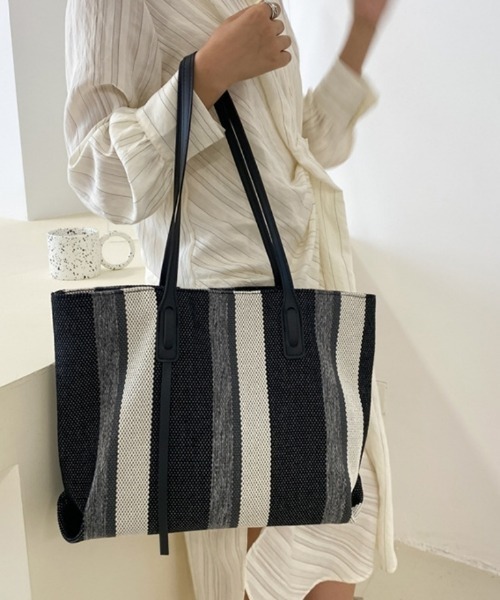 Ritzy(リッツィー)の「大容量 ストライプ キャンバス トートバッグ(トートバッグ・レディース・ブラック/ベージュ/グレー・FREE)」の8枚目の写真