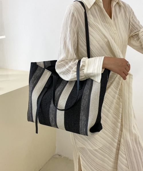 Ritzy(リッツィー)の「大容量 ストライプ キャンバス トートバッグ(トートバッグ・レディース・ブラック/ベージュ/グレー・FREE)」の11枚目の写真