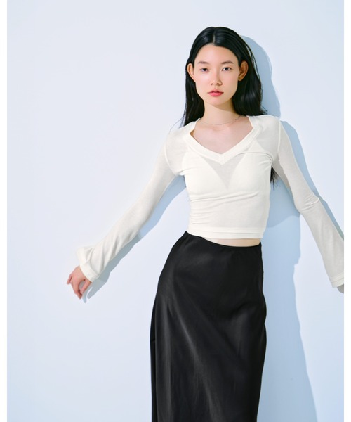 kiehtova(キエトヴァ)の「【kiehtova】CLEAN SILHOUETTE VTOPS/クリーン シルエット ブイトップス(Tシャツ/カットソー・レディース・ブラック/アイボリー/アッシュ・FREE)」の4枚目の写真