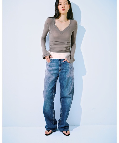 kiehtova(キエトヴァ)の「【kiehtova】CLEAN SILHOUETTE VTOPS/クリーン シルエット ブイトップス(Tシャツ/カットソー・レディース・ブラック/アイボリー/アッシュ・FREE)」の6枚目の写真