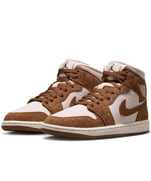 JORDAN BRAND(ジョーダンブランド)の「エア ジョーダン 1 MID ウィメンズシューズ / Air Jordan 1 Mid Women's Shoes BQ6472-203 Light British Tan(スニーカー・レディース・ライトブラウン・24/22.5/23/23.5/24.5/25/25.5/26/22)」の7枚目の写真