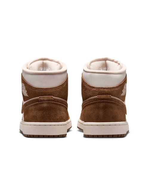 JORDAN BRAND(ジョーダンブランド)の「エア ジョーダン 1 MID ウィメンズシューズ / Air Jordan 1 Mid Women's Shoes BQ6472-203 Light British Tan(スニーカー・レディース・ライトブラウン・24/22.5/23/23.5/24.5/25/25.5/26/22)」の8枚目の写真