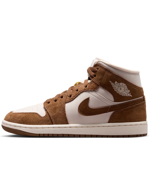 JORDAN BRAND(ジョーダンブランド)の「エア ジョーダン 1 MID ウィメンズシューズ / Air Jordan 1 Mid Women's Shoes BQ6472-203 Light British Tan(スニーカー・レディース・ライトブラウン・24/22.5/23/23.5/24.5/25/25.5/26/22)」の3枚目の写真