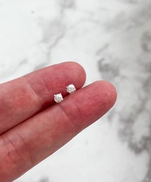 YU-KA:フラワーミニスタッドピアス Flower Mini Stud Earrings