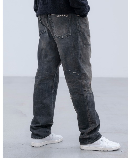 uniform experiment(ユニフォームエクスペリメント)の「DAMAGED DENIM REGULAR-FIT JEANS(デニムパンツ・メンズ・インディゴブルー/ブラック・1/2/3/4)」の3枚目の写真