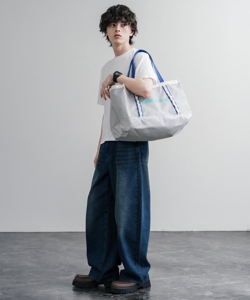 patagonia(パタゴニア)の「Patagonia パタゴニア BLACK HOLE TOTE 25L 大容量トートバッグ 無地/花柄(トートバッグ・メンズ・ホワイト/ブラック系/ブラック・FREE)」の6枚目の写真