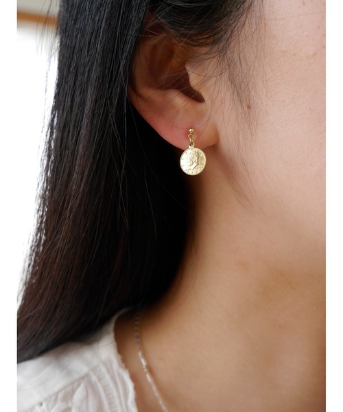 tone(トーン)の「【Spill The Beans】コインチャームピアス(MA)(ピアス(両耳用)・レディース・ゴールド・FREE)」の5枚目の写真