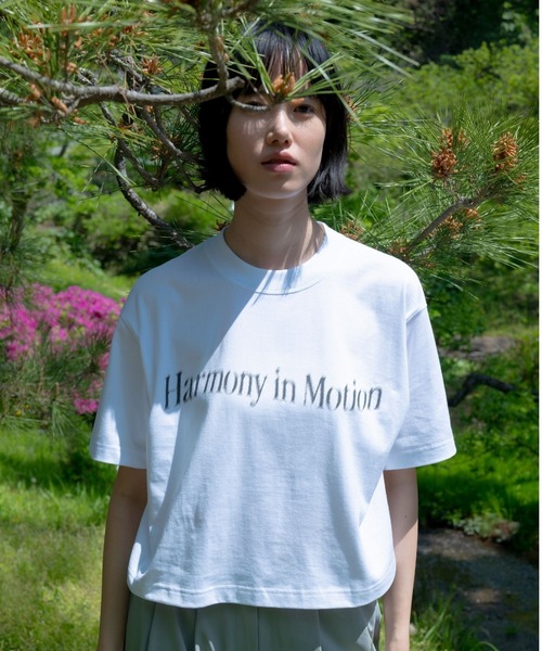 NEW BALANCE(ニューバランス)の「NB GREY グラフィックショートスリーブTシャツ(Tシャツ/カットソー・レディース・チャコールグレー/ホワイト・MEDIUM/SMALL/X-SMALL/X-LARGE/LARGE)」の2枚目の写真