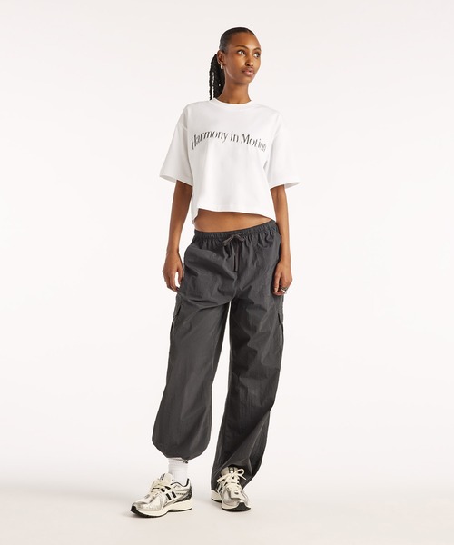 NEW BALANCE(ニューバランス)の「NB GREY グラフィックショートスリーブTシャツ(Tシャツ/カットソー・レディース・チャコールグレー/ホワイト・MEDIUM/SMALL/X-SMALL/X-LARGE/LARGE)」の6枚目の写真