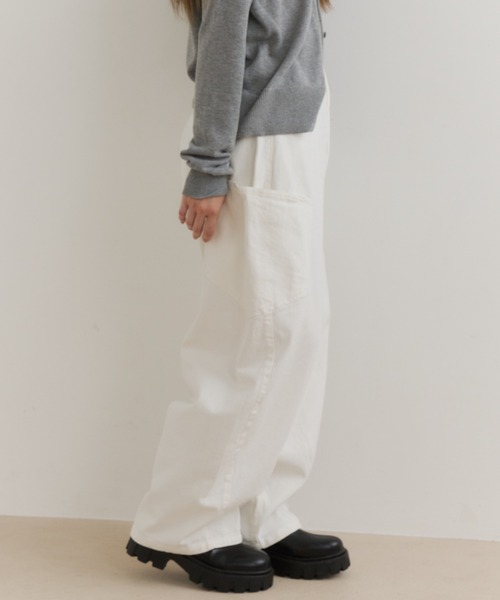 haek(ハク)の「barrel-leg pants/バレルレッグパンツ(その他パンツ・レディース・ブラック/ホワイト・SMALL/MEDIUM)」の5枚目の写真