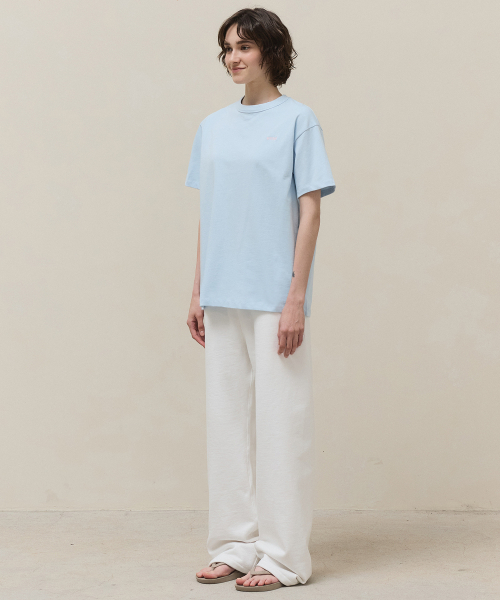 MTTIRE(マティレ)の「Basic Logo T-shirt / Sky Blue(Tシャツ/カットソー・レディース・その他・LARGE/SMALL/X-LARGE/MEDIUM)」の3枚目の写真