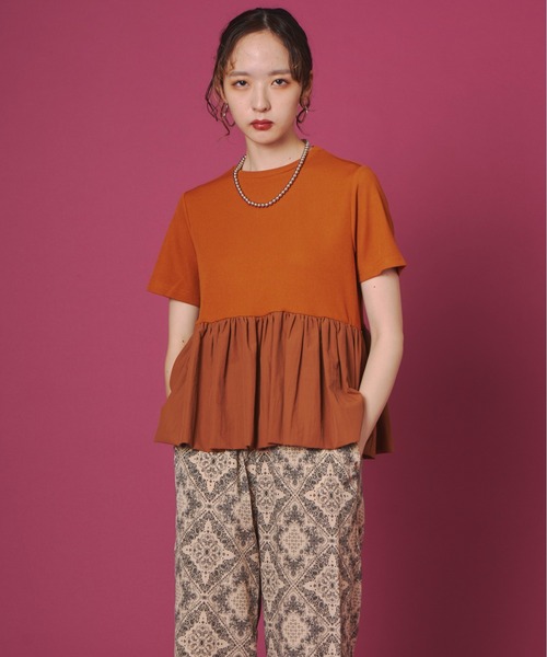terrace(テラス)の「リブ切り替えナイロンぺプラムTシャツ(Tシャツ/カットソー・レディース・ブラック/オフホワイト/ダークオレンジ・FREE)」の22枚目の写真