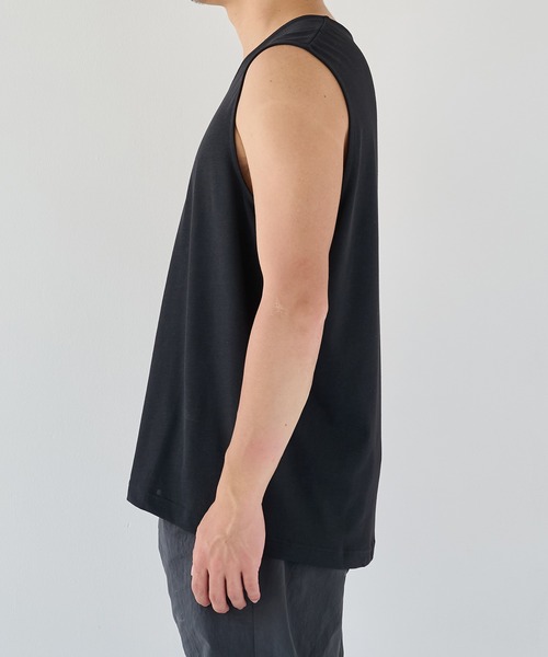 PUBLIC TOKYO(パブリックトウキョウ)の「極-3℃サンガードタンクトップ(Tシャツ/カットソー・メンズ・ブラック/ホワイト・1/2)」の6枚目の写真