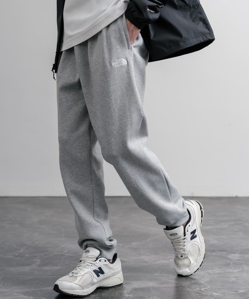 THE NORTH FACE(ザノースフェイス)の「THE NORTH FACE M EVO SD REG JOGGER ノースフェイス 裏起毛ワンポイントロゴ刺繍スウェットイージージョガーパンツ(スウェットパンツ・メンズ・ヘザーグレー/ブラック・M/L)」の2枚目の写真