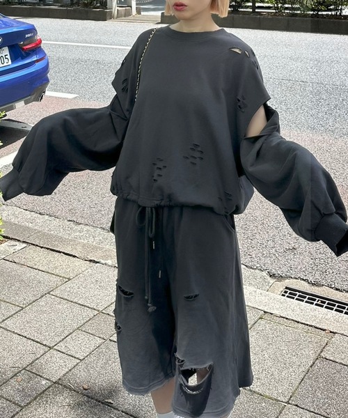 Alley Tokyo(アリートーキョー)の「ダメージいっぱい袖スリットスウェット(スウェット・レディース・ボルドー/グレー/スミクロ・FREE)」の8枚目の写真
