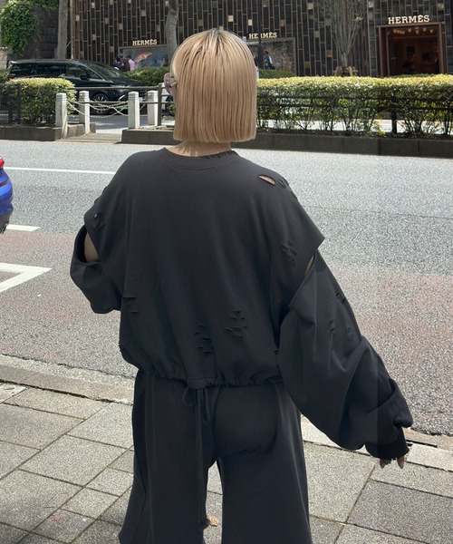 Alley Tokyo(アリートーキョー)の「ダメージいっぱい袖スリットスウェット(スウェット・レディース・ボルドー/グレー/スミクロ・FREE)」の7枚目の写真