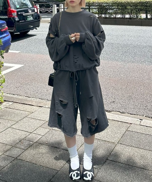 Alley Tokyo(アリートーキョー)の「ダメージいっぱい袖スリットスウェット(スウェット・レディース・ボルドー/グレー/スミクロ・FREE)」の12枚目の写真