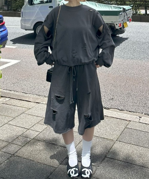 Alley Tokyo(アリートーキョー)の「ダメージいっぱい袖スリットスウェット(スウェット・レディース・ボルドー/グレー/スミクロ・FREE)」の13枚目の写真