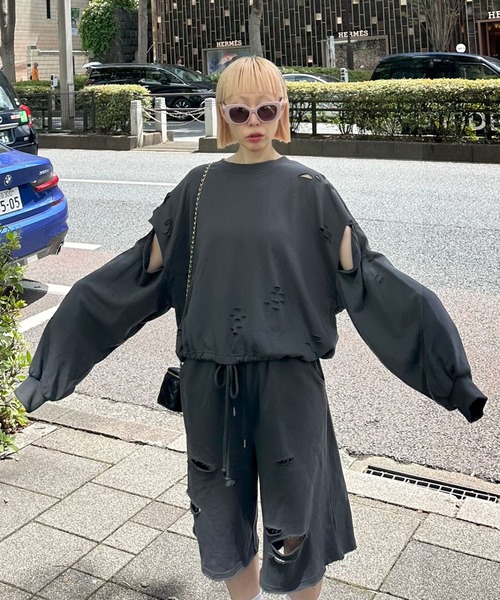 Alley Tokyo(アリートーキョー)の「ダメージいっぱい袖スリットスウェット(スウェット・レディース・ボルドー/グレー/スミクロ・FREE)」の14枚目の写真