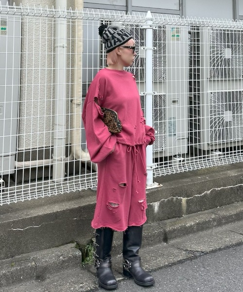 Alley Tokyo(アリートーキョー)の「ダメージいっぱい袖スリットスウェット(スウェット・レディース・ボルドー/グレー/スミクロ・FREE)」の16枚目の写真