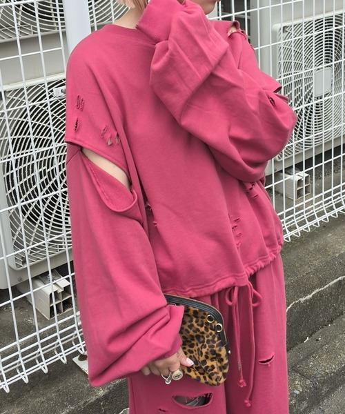 Alley Tokyo(アリートーキョー)の「ダメージいっぱい袖スリットスウェット(スウェット・レディース・ボルドー/グレー/スミクロ・FREE)」の18枚目の写真