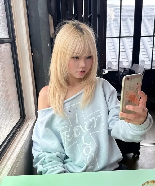 FANCY CLUB(ファンシークラブ)の「◇FANCYCLUB◇ブランド直輸入正規品/FROSS オフショルダー・スウェットシャツ FROSS OFF-SHOULDER SWEATSHIRT(スウェット・レディース・ブラック/ライトブルー・FREE)」の1枚目の写真