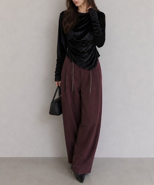 CLOTHY(クロシィ)の「【光沢ベロアで、いつものコーデをモードに格上げ】アシメベロアトップス(Tシャツ/カットソー・レディース・ブラウン/ブラック・FREE)」の6枚目の写真