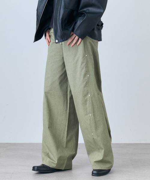 Confirm(コンファーム)の「Peach Brushed Studded Pants / ピーチ起毛スタッズパンツ メンズ レディース ユニセックス(その他パンツ・メンズ・ブラック/グレー/カーキ・M/L)」の3枚目の写真